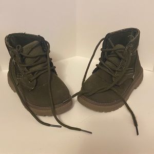 Army Green Toddler size 6.5 Boots. Gently worn. Awesome condition.